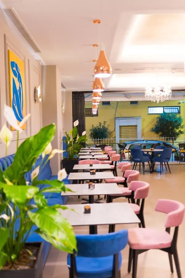 Golden City Hotel , Tiran