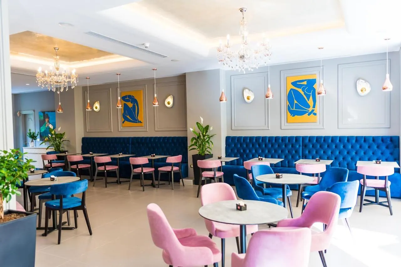 Golden City Hotel , Tirana