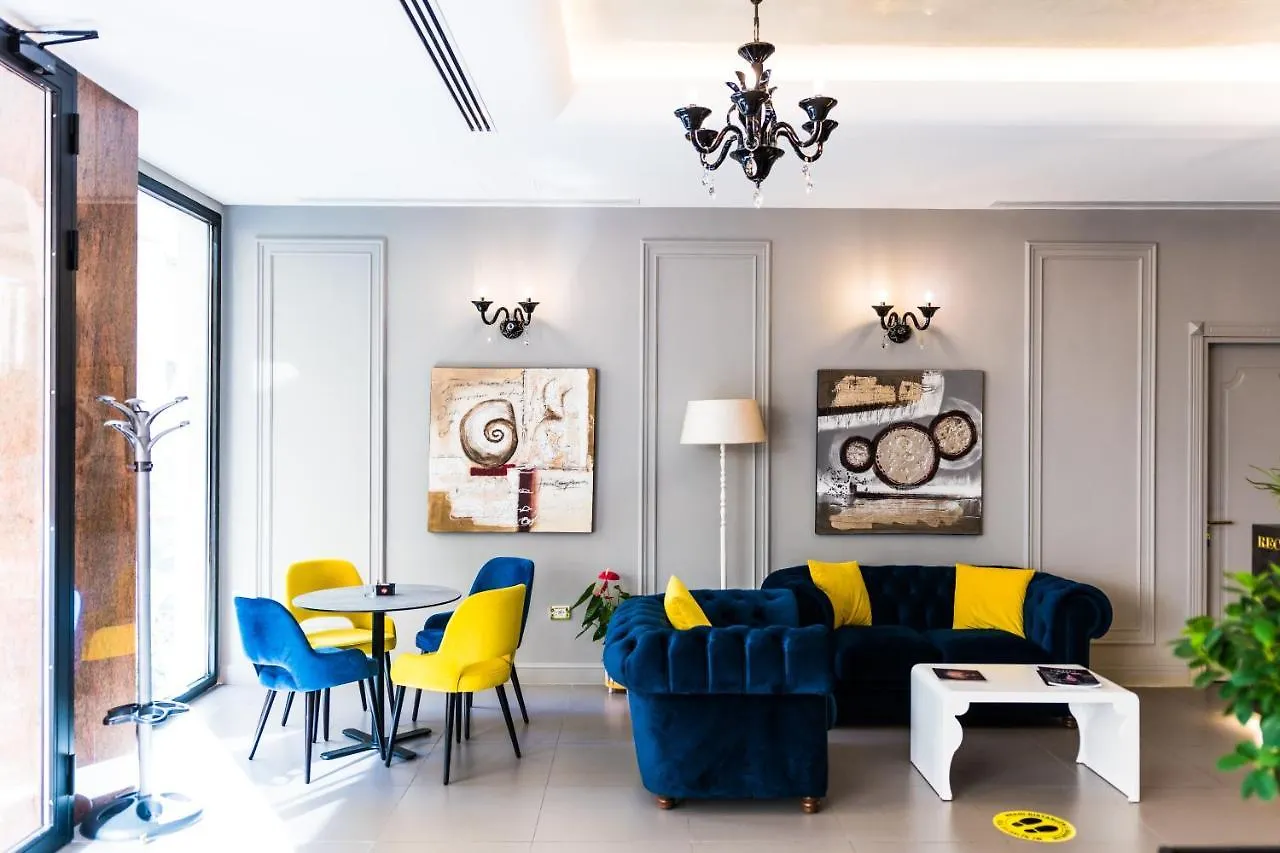 Golden City Hotel , Tiran