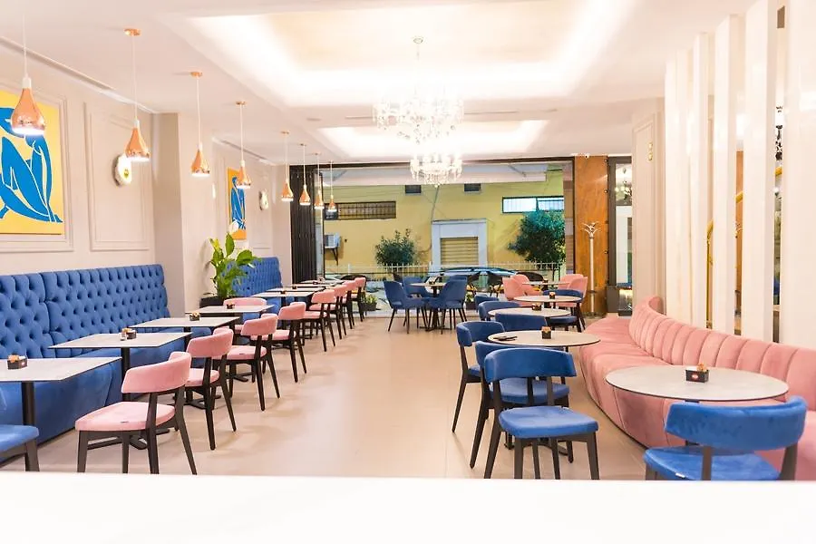 Golden City Hotel , ティラナ