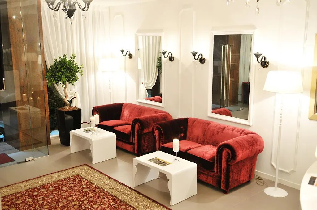 Golden City Hotel , ティラナ