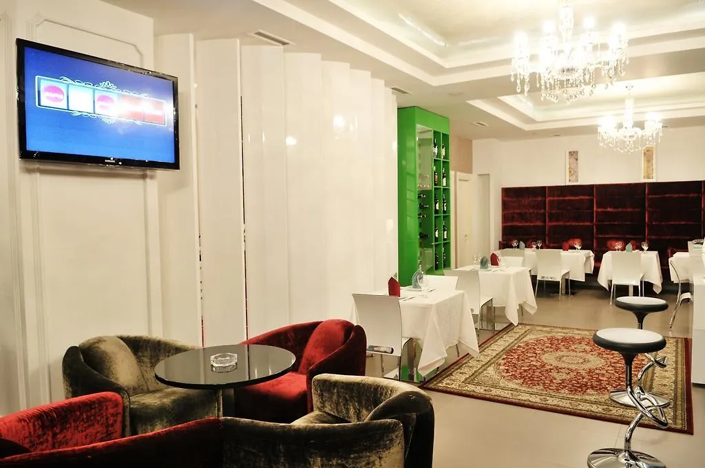Golden City Hotel , ティラナ