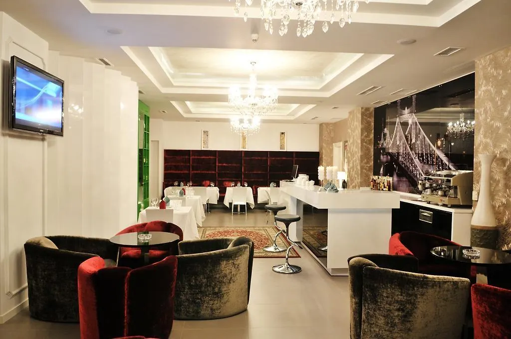 Golden City Hotel , Tiran