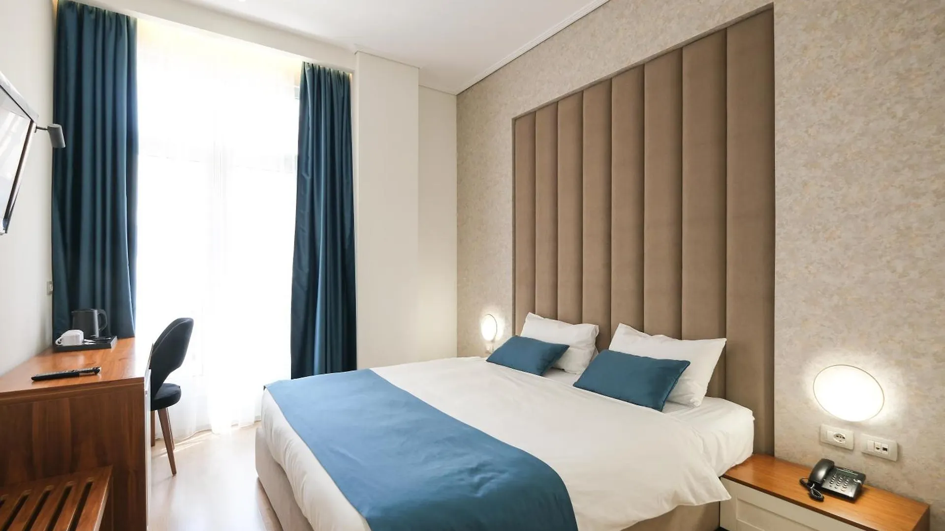 Golden City Hotel , ティラナ 3*,