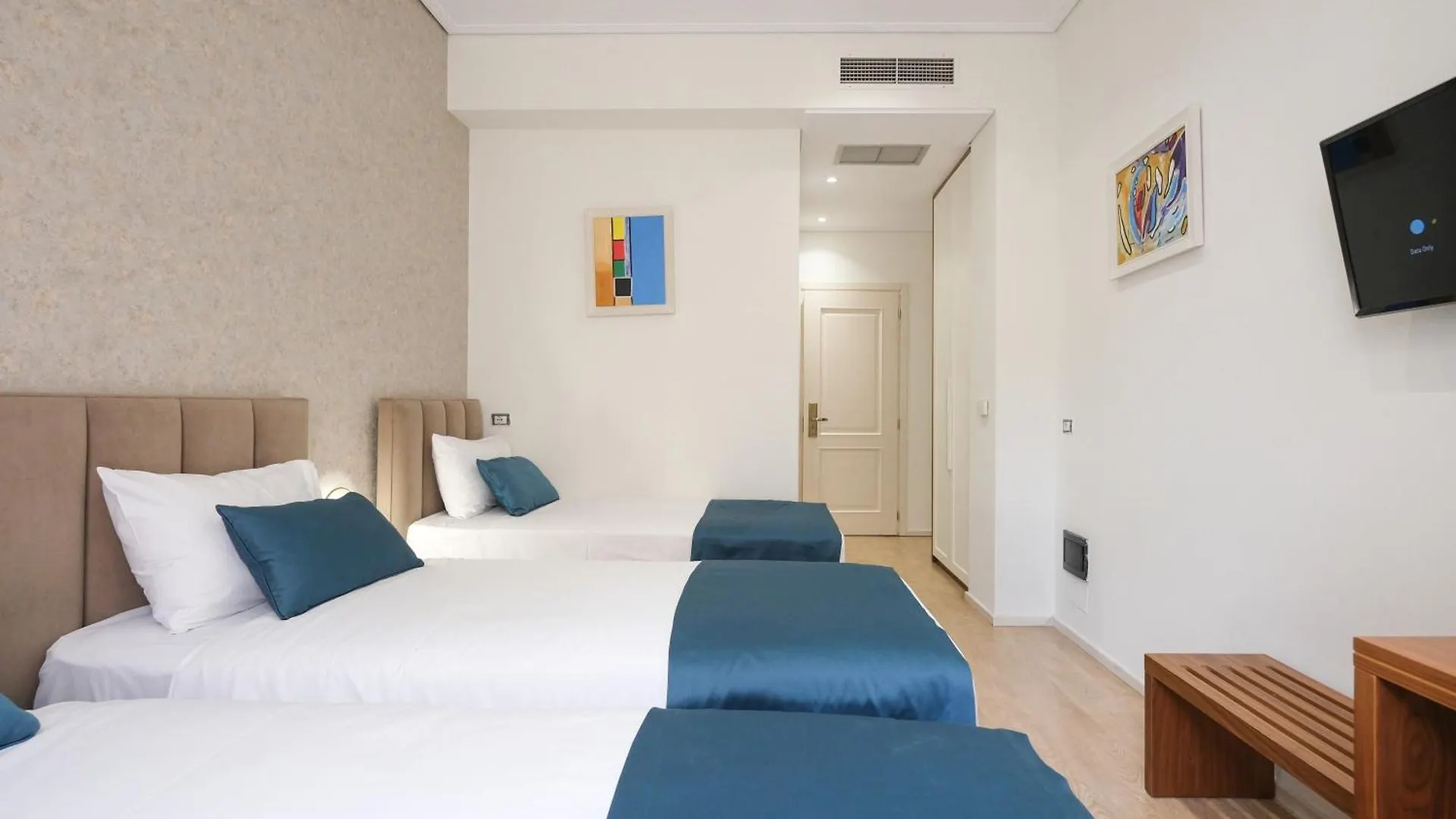 Golden City Hotel , Tiran