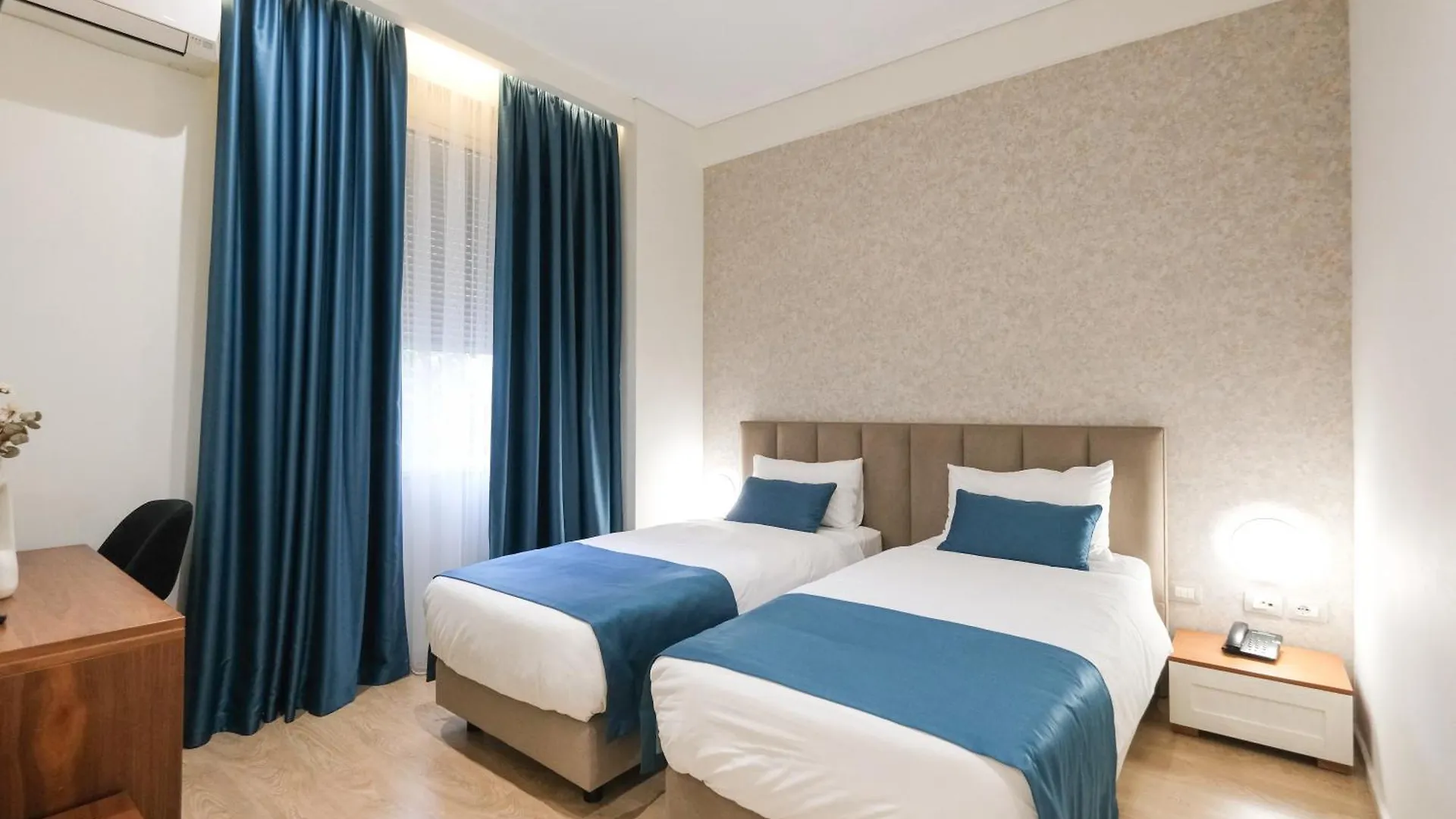 Golden City Hotel , ティラナ